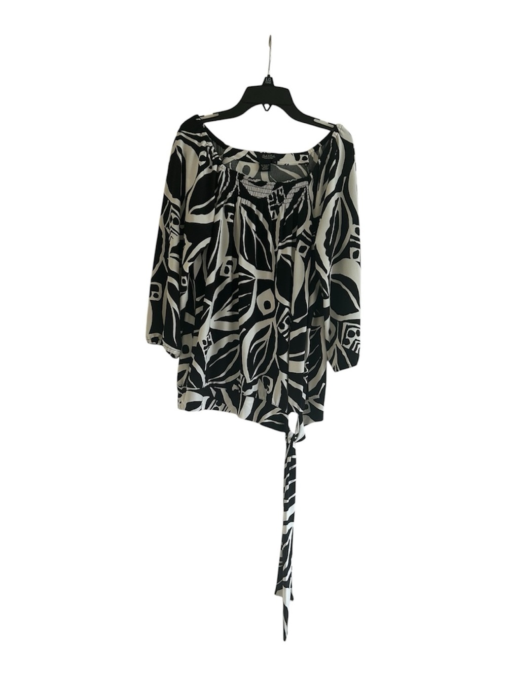 Peck & Peck Floral Black and White Size Small Tie Front Short Sleeve Blouse